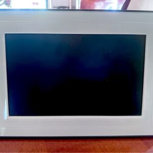 Kodak EasyShare M1020 digital frame